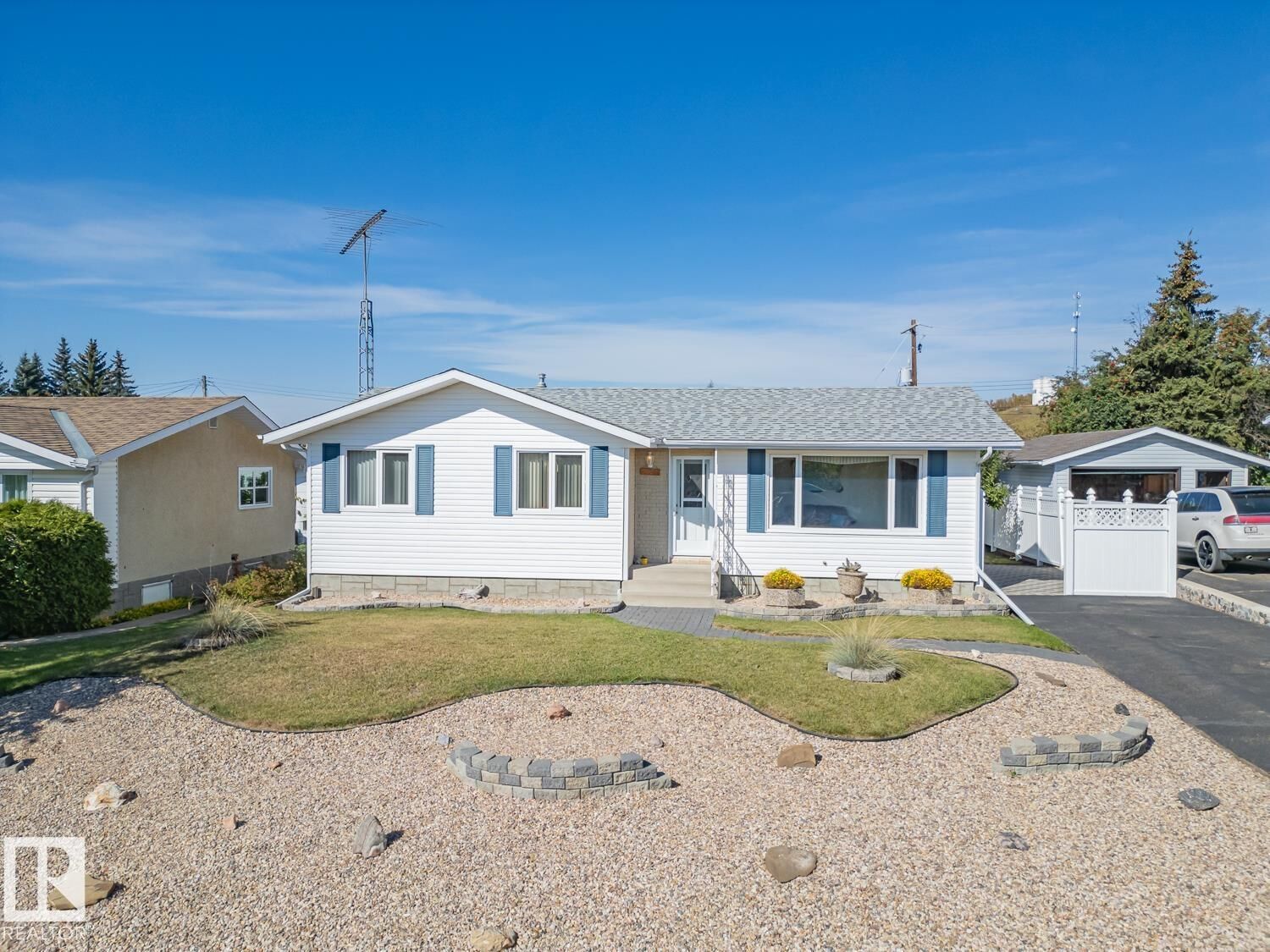 Property Photo:  5320 54 Street  AB T0B 0H0 