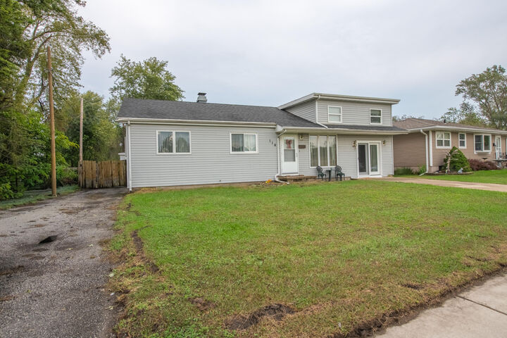Property Photo:  114 E Manor Drive  IN 46319 