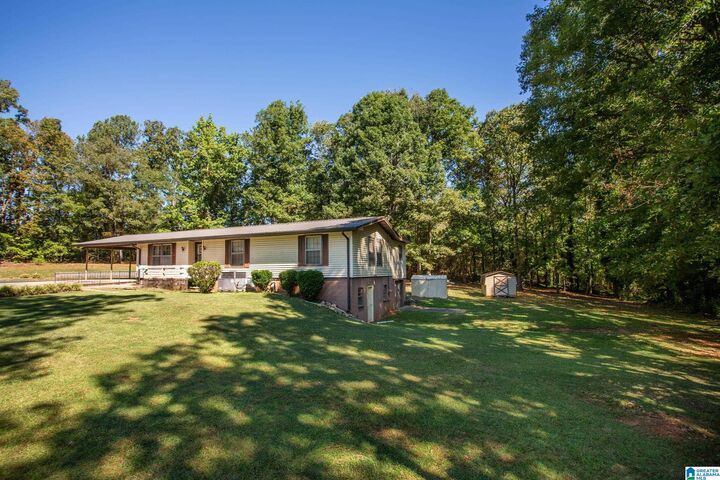 Property Photo: 3054 Easonville Road AL 35128