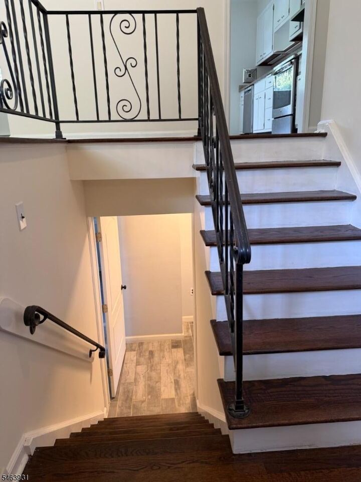 Property Photo:  7 Valley View Rd  NJ 07930 