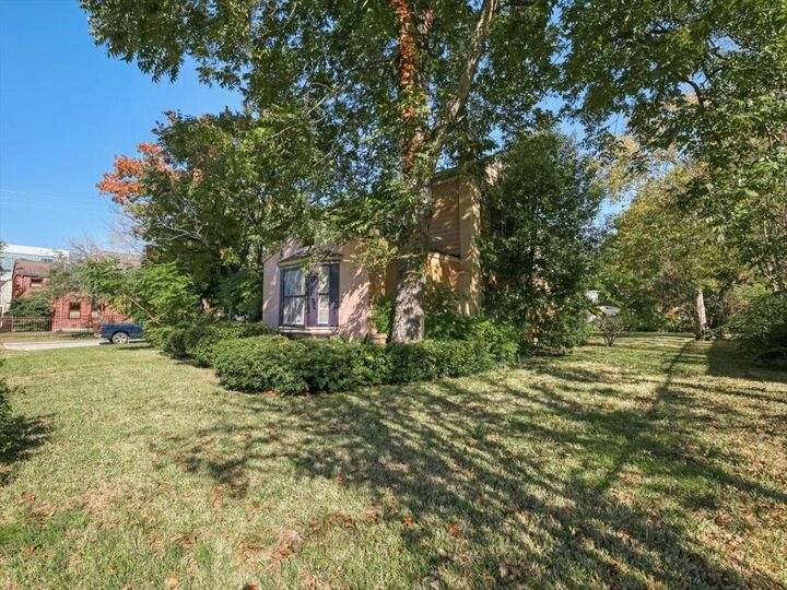 Property Photo:  2001 Binz Street  TX 77004 