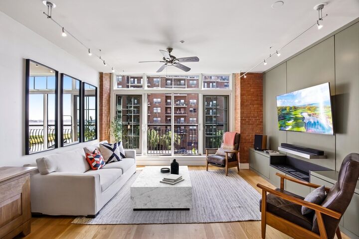 Property Photo:  174 Washington St 3M  NJ 07302 