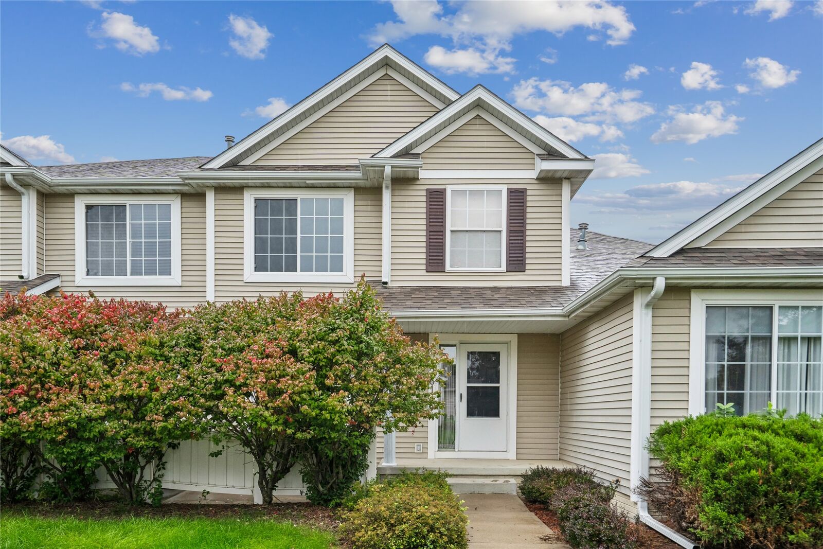 Property Photo: 4251 Eisenhower Lane 2 IA 50010