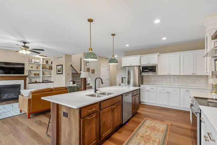 Property Photo: 923 Lynne Drive IA 50003