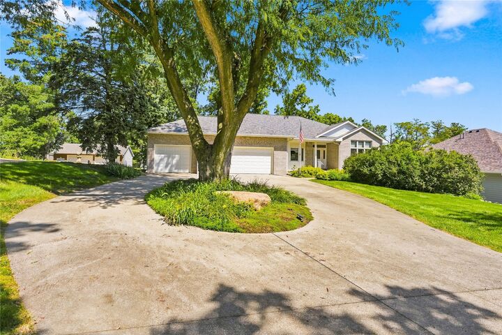 Property Photo: 115 E Pine Ridge Drive IA 50226