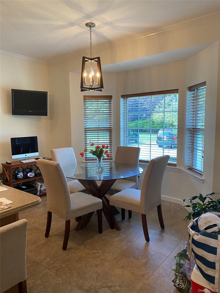 Property Photo: 124 Brattle Circle NY 11747