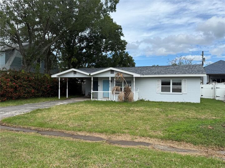 Property Photo:  321 83rd Avenue NE  FL 33702 