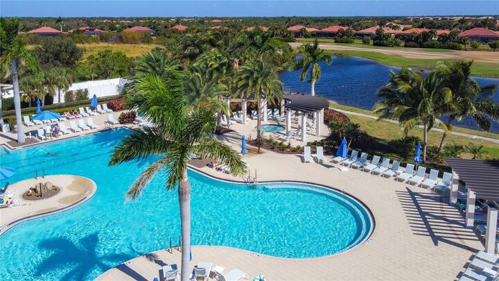 Property Photo:  10059 Crooked Creek Drive 102  FL 34293 