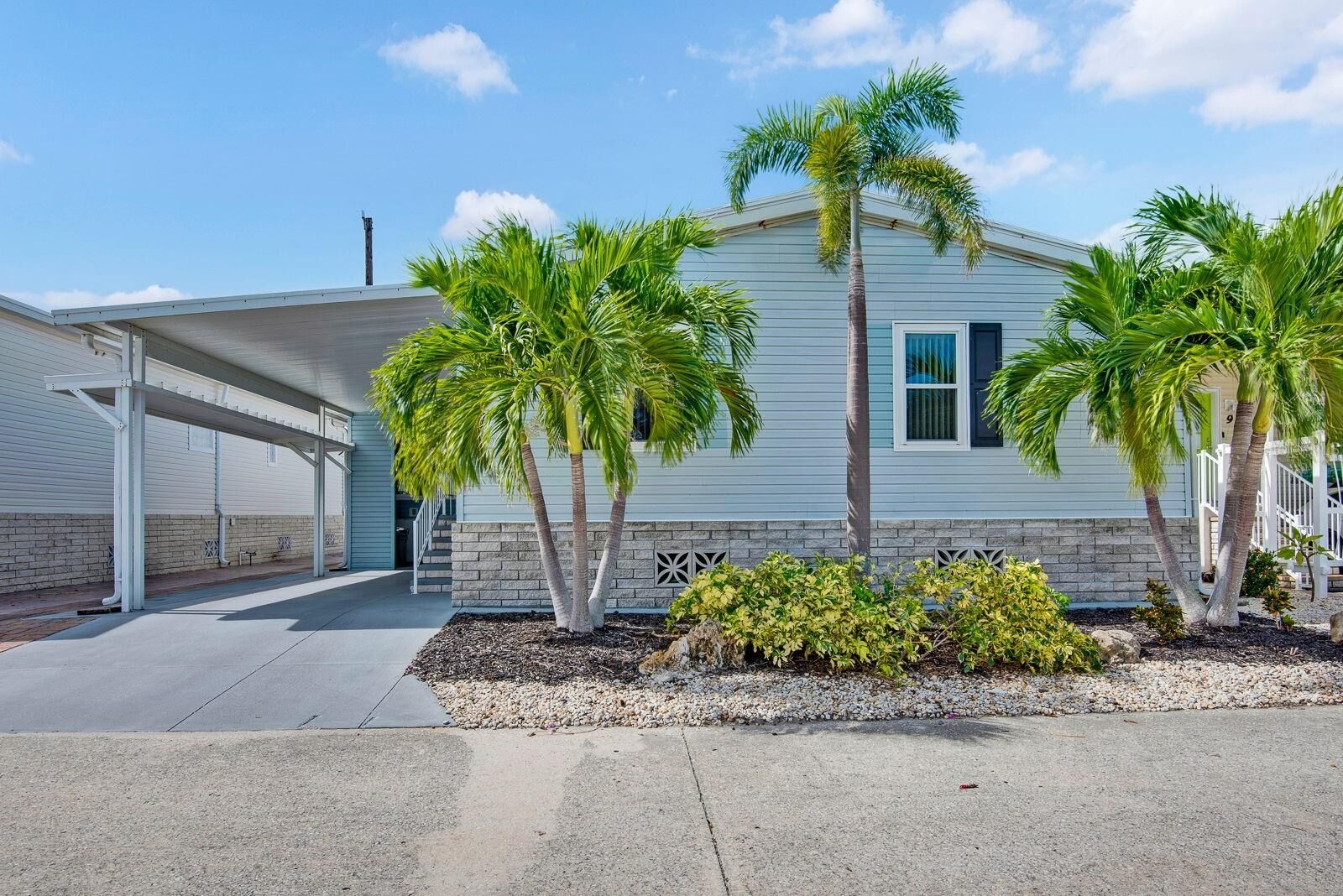 Property Photo:  10315 Cortez Road W 7F  FL 34210 