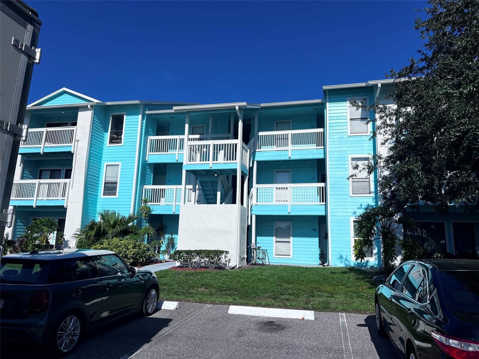 Property Photo:  455 Alt 19 S 202  FL 34683 