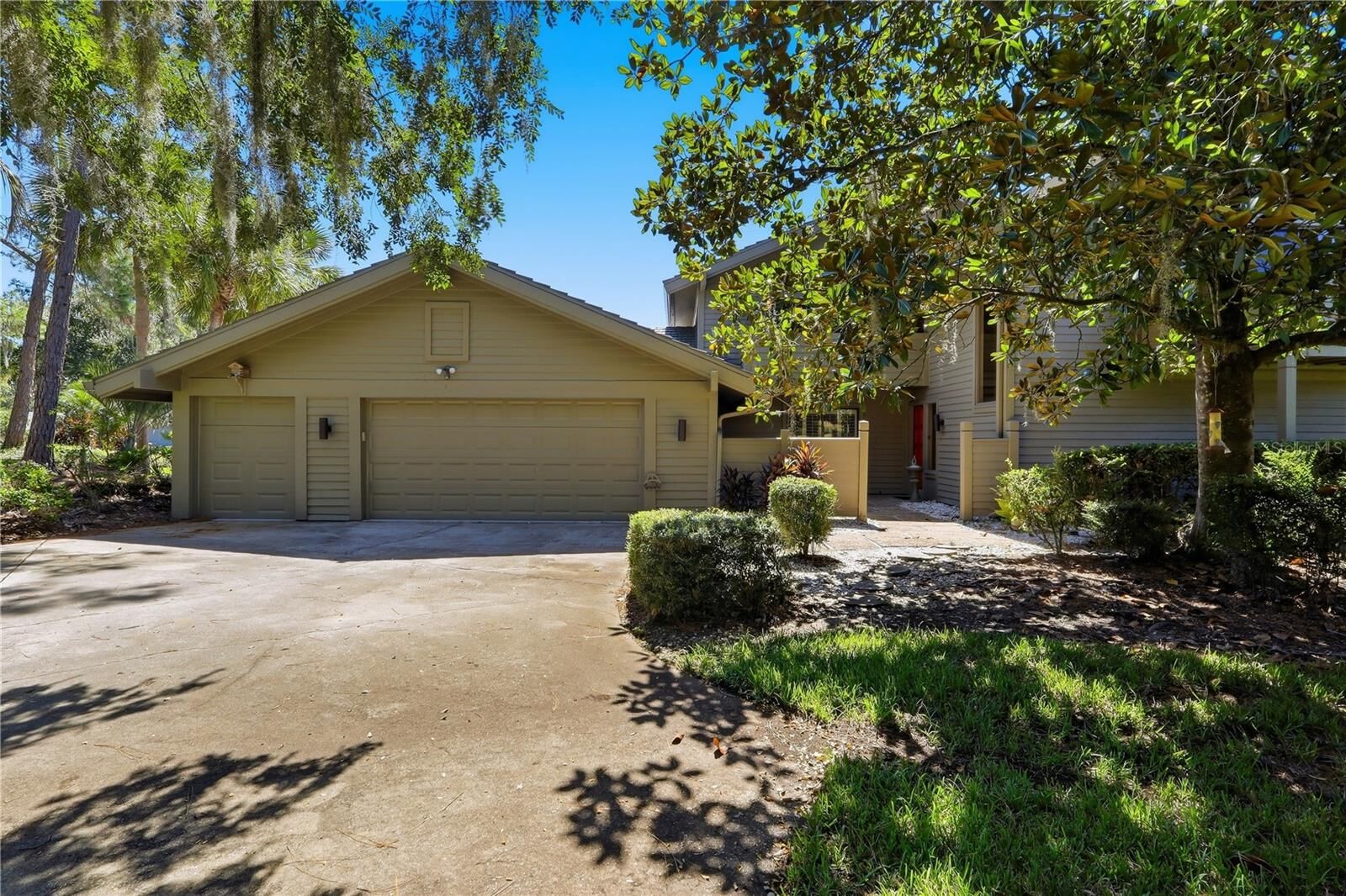 Property Photo:  5333 Cobblestone Court  FL 33543 
