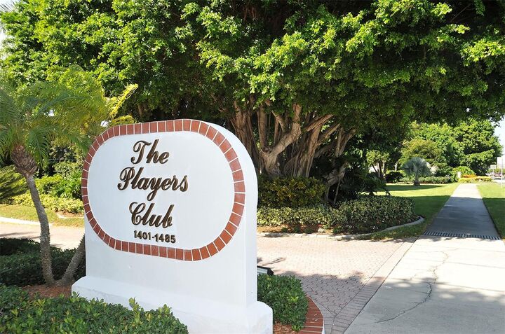 Property Photo: 1445 Gulf Of Mexico Drive 101 FL 34228