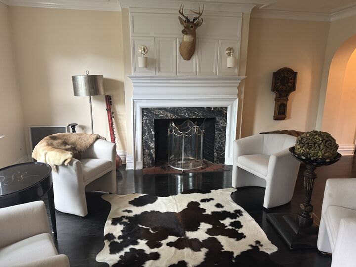 Property Photo: 1724 W Estes Avenue 1E IL 60626
