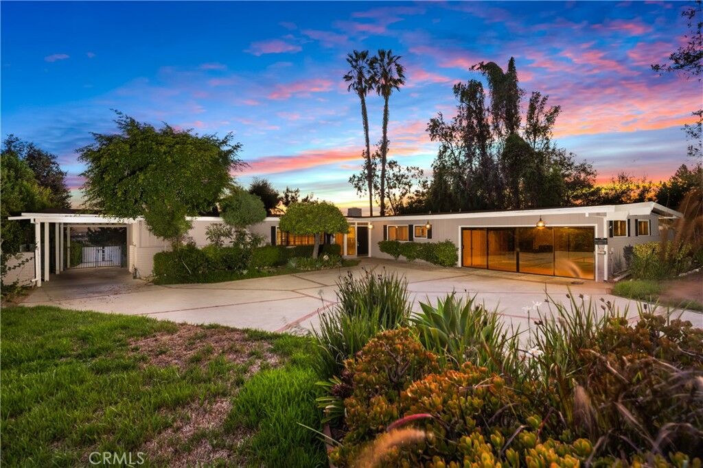 Property Photo:  595 Rim Road  CA 91107 