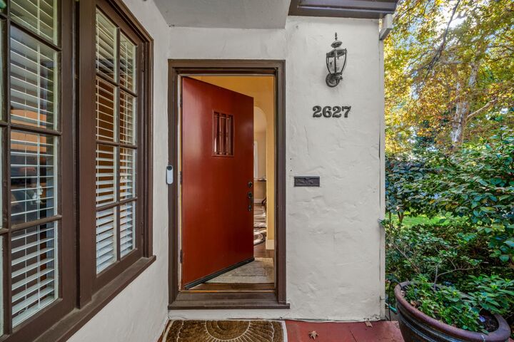 Property Photo:  2627 Land Park Drive  CA 95818 