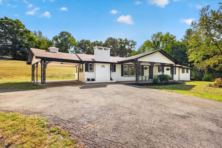 Property Photo:  342 Earl Slate Rd  TN 37043 