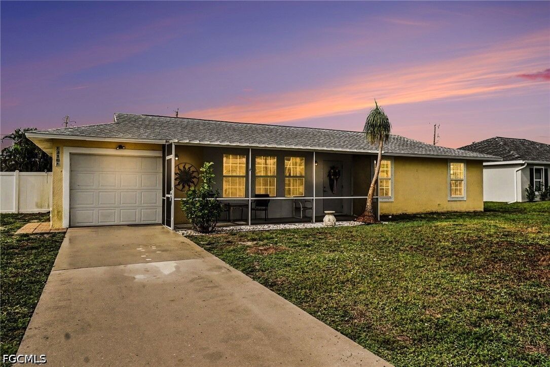 Property Photo:  316 SW 19th Terrace  FL 33991 