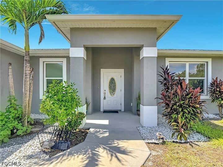 Property Photo: 6027 Acorn Circle FL 33935