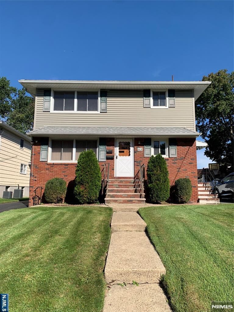 Property Photo:  113 Rochelle Parkway 2  NJ 07663 