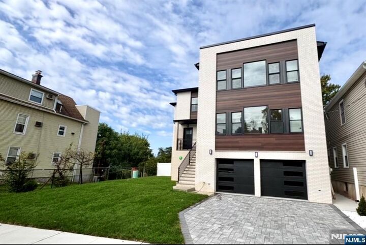 Property Photo:  43 John Street 1  NJ 07032 