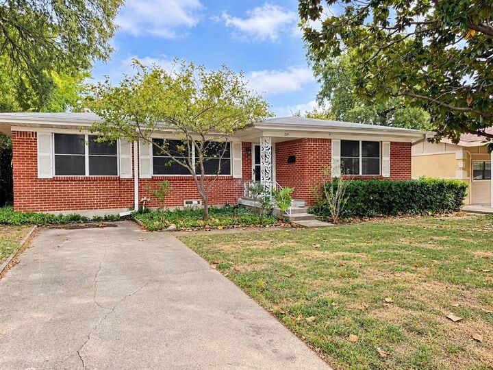 Property Photo:  231 Brazos Street  TX 75041 