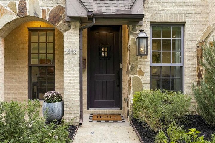 Property Photo: 1018 Clermont Avenue TX 75223