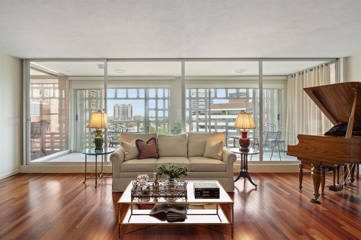 Property Photo: 3525 Turtle Creek Boulevard 12E TX 75219