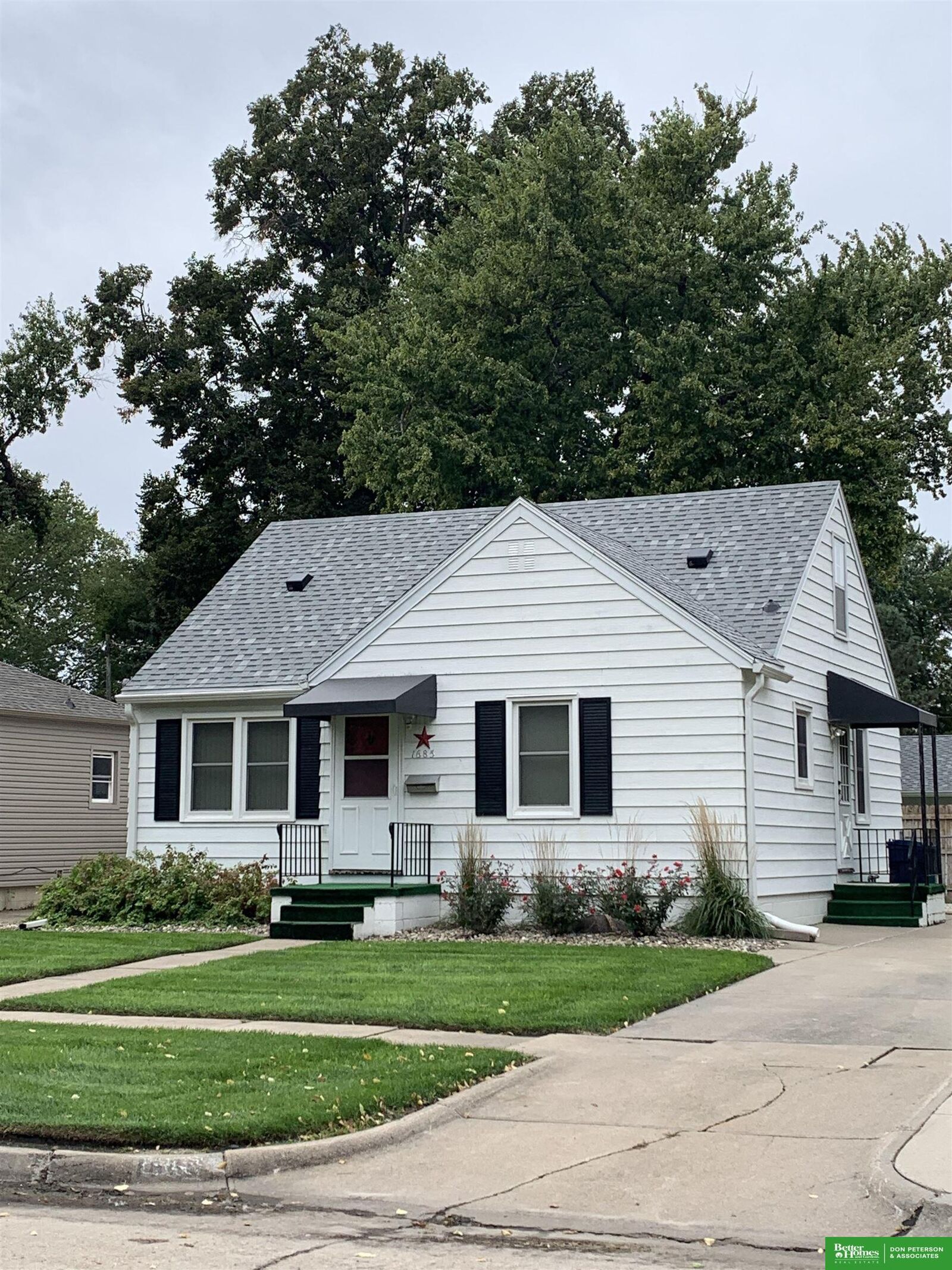 Property Photo:  1685 N Logan Street  NE 68025 