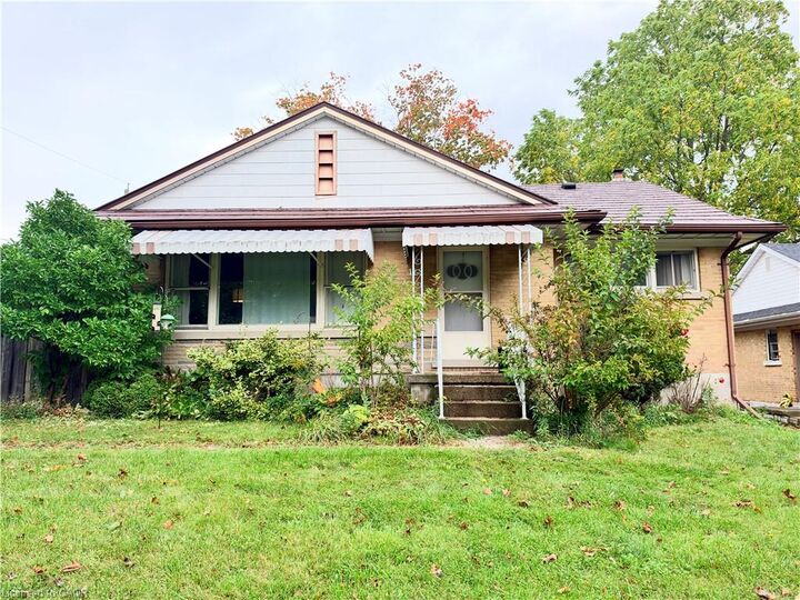 Property Photo:  118 Dover Street  ON N2J 1Z6 