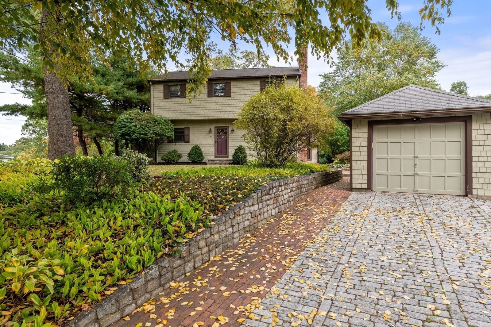 Property Photo:  38 Hawthorne Rd  MA 01778 