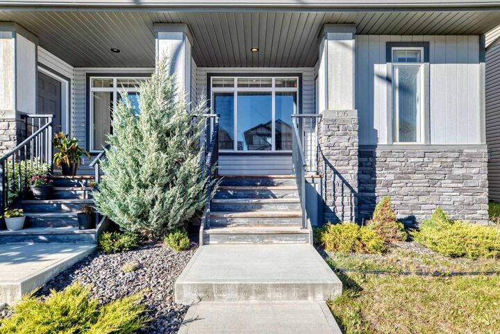 Property Photo:  176 Willow Park  AB T4C 2N2 