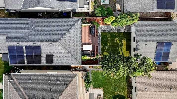 Property Photo:  60 Mahogany Grove SE  AB T3M 1W9 