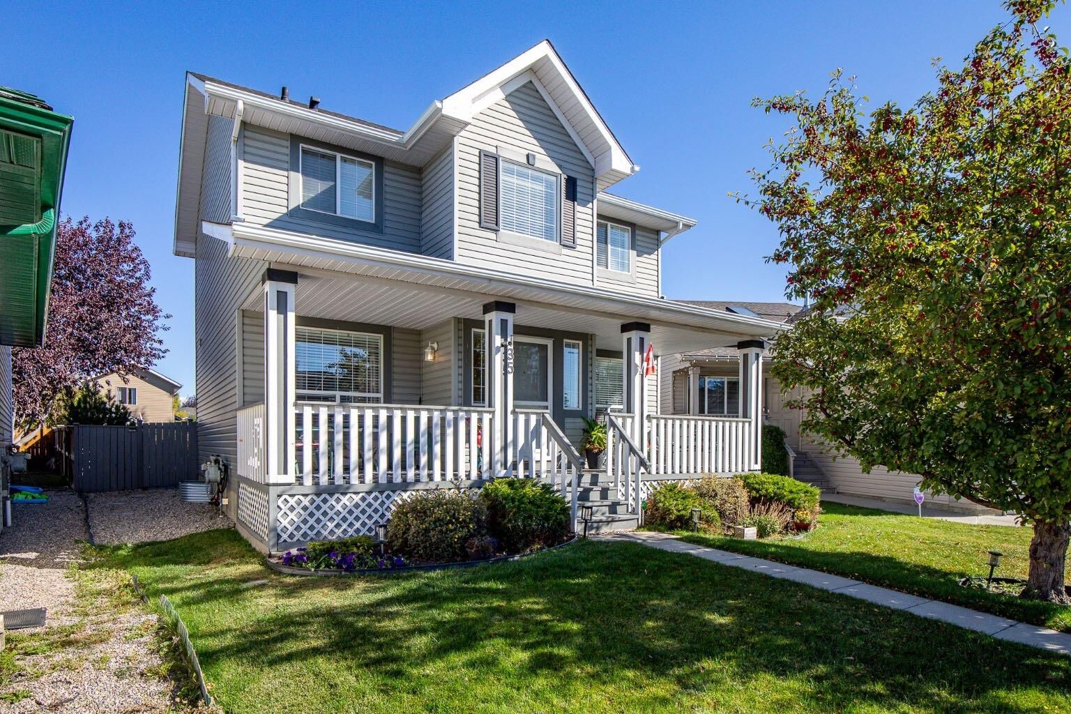 Property Photo:  135 Springs Crescent  AB T4A 1G8 
