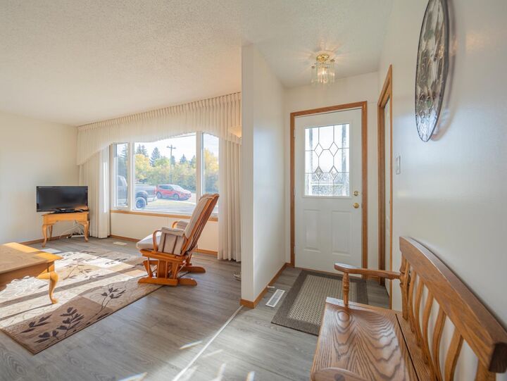 Property Photo:  5320 54 Street  AB T0B 0H0 