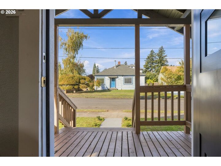 Property Photo: 1206 NE 77th Ave OR 97213