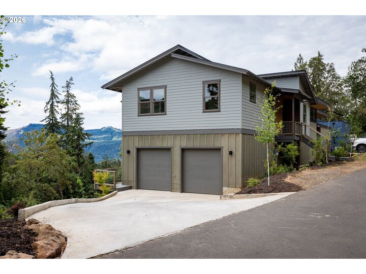 Property Photo:  215 NW Sophie Ln  WA 98672 