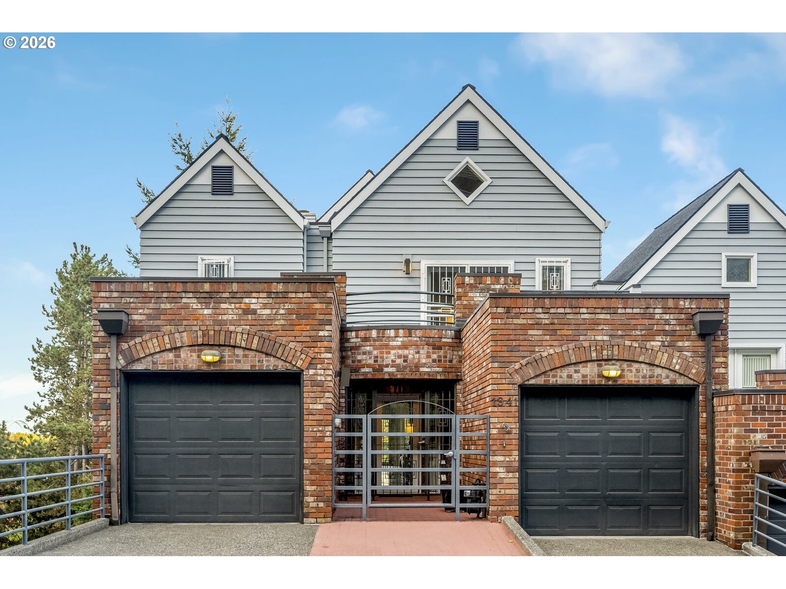 Property Photo: 1941 SW Market Street Dr OR 97201