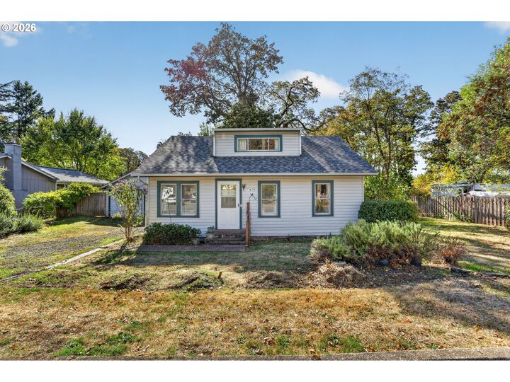 Property Photo: 17619 SE Rose St OR 97267