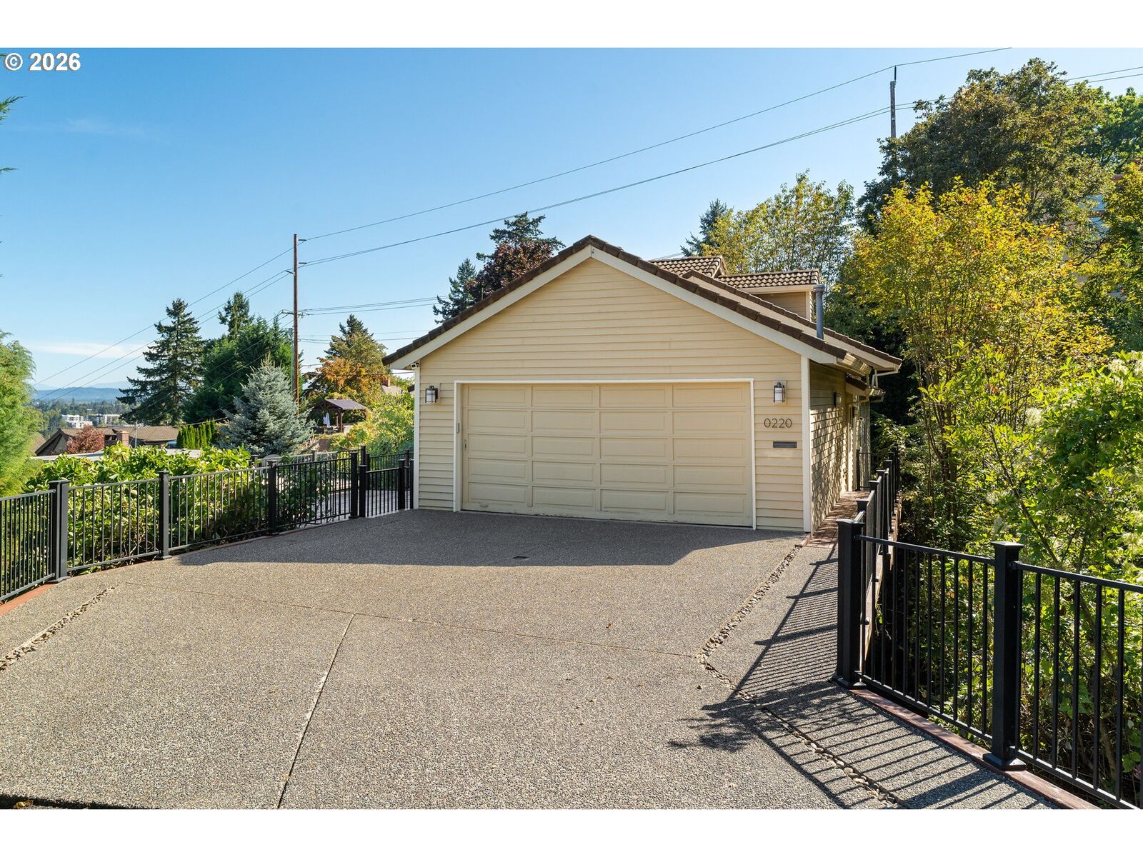 Property Photo:  220 S Texas St  OR 97219 