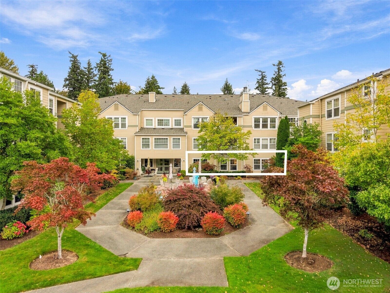 Property Photo:  4133  224th Lane SE 101  WA 98029 