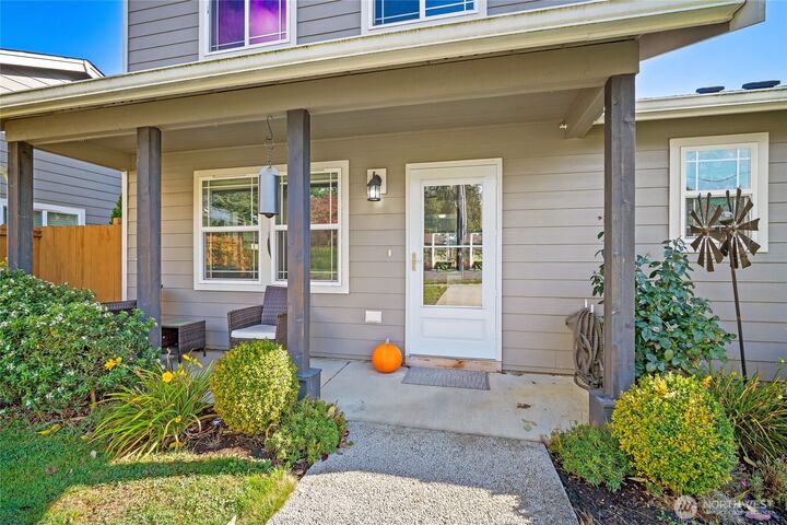 Property Photo:  2088  Thornton Street  WA 98248 
