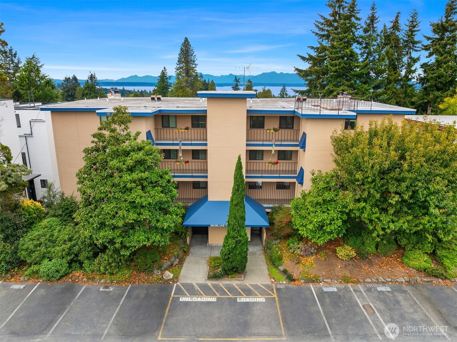 Property Photo: 11239 Greenwood Avenue N 304 WA 98133