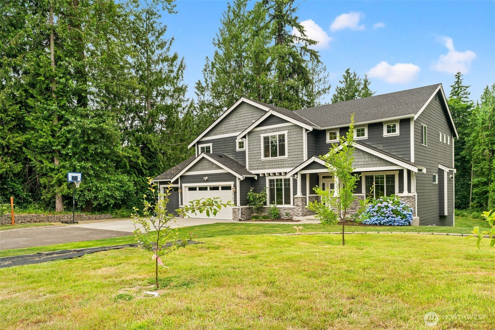 Property Photo:  10103  52nd Street SE  WA 98290 