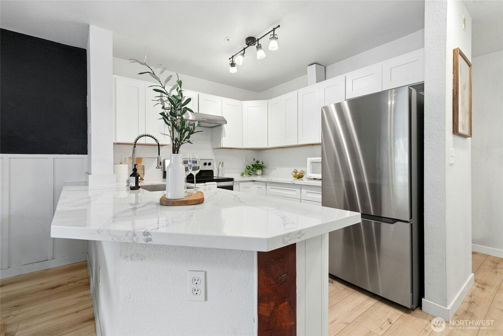 Property Photo: 17300 91st Avenue NE B101 WA 98011