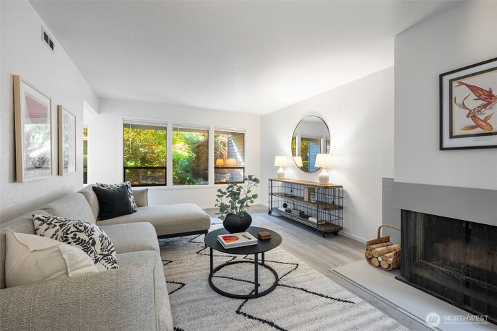 Property Photo: 11618 100th Avenue NE 111 WA 98034