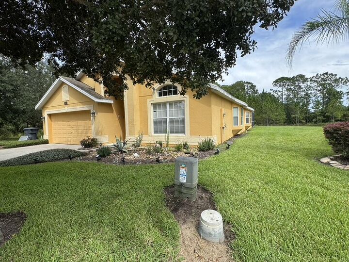 Property Photo:  1101 Orange Cosmos Boulevard  FL 33837 
