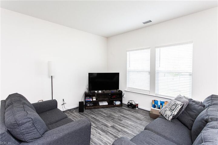 Property Photo:  194 Norfleet Ln  VA 23434 