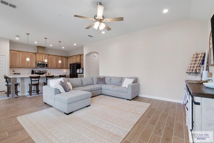 Property Photo:  2409 Paso Dr  TX 78552 