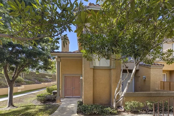 Property Photo:  19431 Rue De Valore 41K  CA 92610 