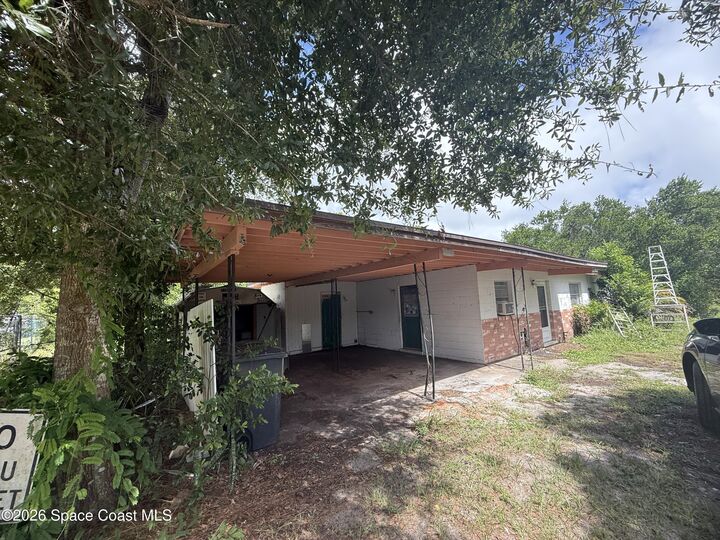 Property Photo:  300 W Virginia Drive  FL 32796 